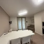 Daire Spacious Near The *