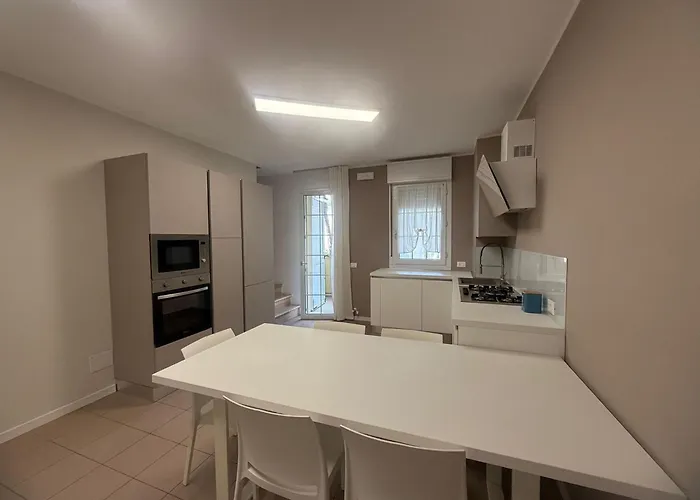 Daire Spacious Near The *