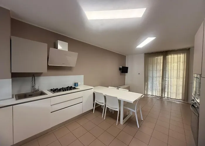 Daire Spacious Near The *